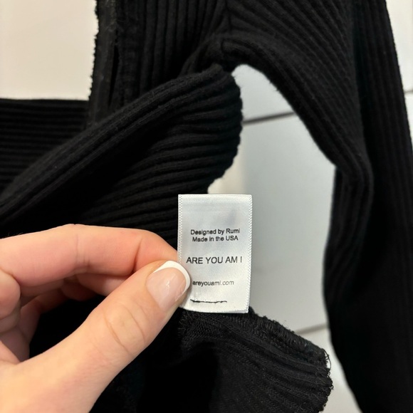 Are You Am I Asymmetrical Top Sweater BLACK - Picture 6 of 9